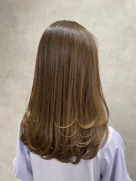 ルノン フィージュ(LUNON fieju) 黒髪クラゲヘアーオリーブグレー小顔ココアベージュ