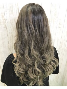 エスブランドワールドワイド(S BRAND world wide) 外国人風♪ホワイティグレージュ☆