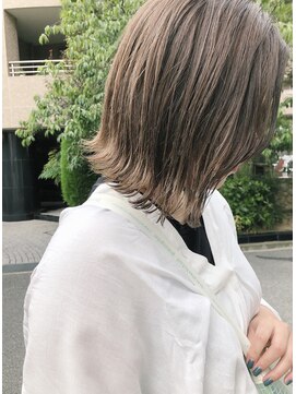 カフネ(CAFUNE) 切りっぱなしボブ ハイトーン グレージュ
