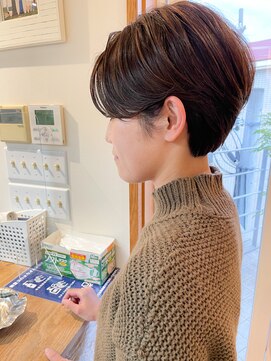 オーシャン(Ocean) 刈り上げショート/ハンサムショート/白髪ぼかしハイライト