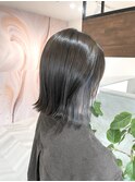 【切りっぱなしボブ×ホワイトグレー】