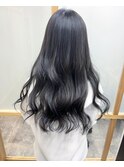 ブルーブラックで透明感ある暗髪に！