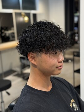 ヴィ 大宮(Vii) フェード/メンズ/大宮/ツイスパ/波巻きパーマ