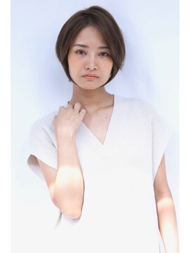 クロスオーバー(Cross Over) 小顔追及ショート