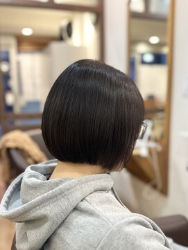 フリージア(freesia) ショートボブ/ツヤ髪スタイル/髪質改善トリートメント