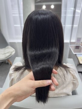 ランプシー(Lampsi) 【繰り返すクセ毛悩みに】髪質改善でストレスフリーな艶髪へ