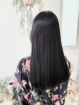 マロウイヴ(mallow eve) 《花屋併設の美容院》艶カラー