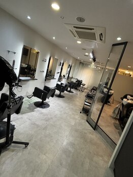 イーラ アメ村店(era)の写真/【心斎橋駅徒歩8分】SNSで人気のメンズサロン《era》が待望のアメ村店をOPEN!トレンドスタイルをご提案!