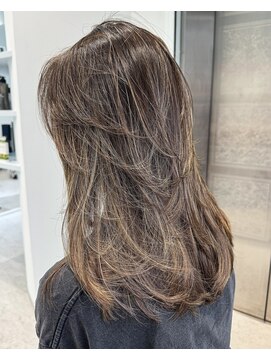 ノラ ウメダ(NORA UMEDA) ナチュラル地毛ハイライト細いハイライト派手にならない