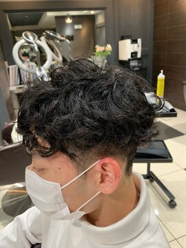 グロー(glow) スパイラルパーマ/メンズパーマ/メンズマッシュ/刈り上げ