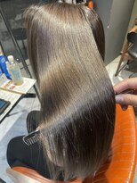 エミュー(emue) アッシュ アッシュベージュ 大人かわいい 20代30代40代人気 中島