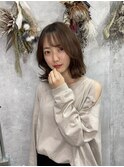 伸ばしかけでも大丈夫！外ハネミディアム♪