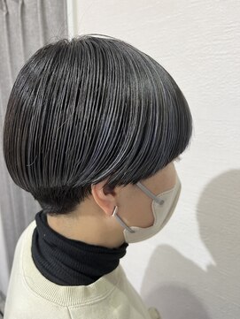 サンコ(sanco.) #ショート#マッシュ#透明感カラー#グレー#ブリーチ