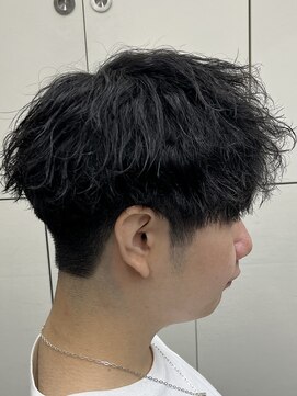 フイ 恵比寿(Hui) 波巻きパーマ/刈り上げマッシュ