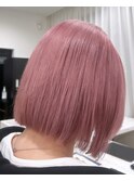 ペールピンクカラー×切りっぱなしボブ