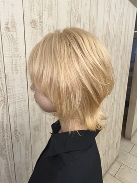 アネラ(Anela) 抜きっぱなしブロンド