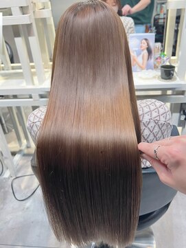 ディーエックス スリー(Dxxxx III) 透明感カラー ベージュ 髪質改善 TOMOKI