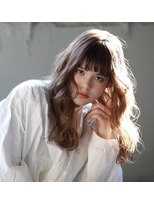 ラベリー(LOVELEY) グレージュ ひし形シルエット 切りっぱなしボブ エアリー