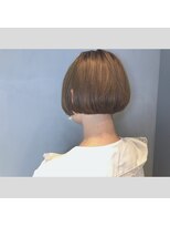 シーン バイ ラッド(SCENE by RAD)&nbsp;SCENE by RAD リップラインショートボブ　担当 富田