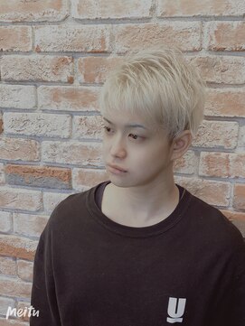 ヘアーパーチ(HAIR perch) ゴールド×ショート