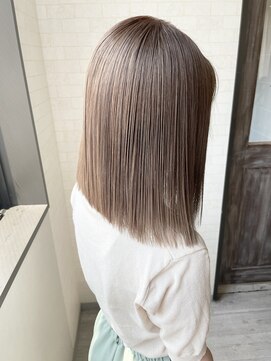 アルマヘア(Alma hair) ハイトーン×ストレートボブ