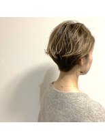 リヴァイヘアアプス(LEVI hair apus)&nbsp;【LEVI】ショート×刈上げ×ハイライト×ミルクティーベージュ