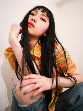 トゥコ(tuco) 黒髪 ロング ぱっつん ぱっつん前髪 個性的 モードカジュアル