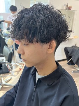 ウェイビーエフティフィフス 横浜西口(WAVEY ft.fifth) ツイストスパイラルパーマ波巻きスパイラル刈り上げマッシュ