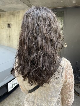 ナループロアオハナ(Nalu pu loa ohana) アッシュグリーン/オリーブカラー/癖毛パーマ/ニュアンスパーマ