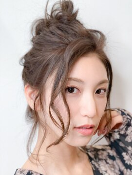 トゥルートラストトロワー 須玉店(True Trust trois) 【ヘアセット】ゆるふわ大人お団子スタイル♪