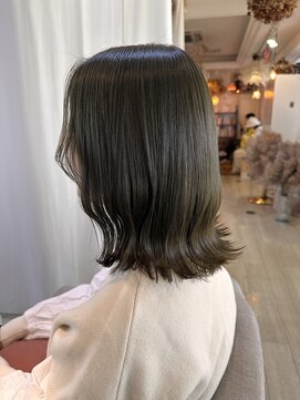 アミュー(amiu) 濃いめオリーブベージュ