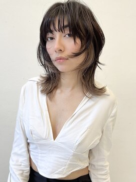 ココ 原宿(KOKO) ダークアッシュ似合わせカットミディアムレイヤーカットベージュ