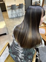 ブレス 横浜(bless) インナーカラー アンブレラカラー ロングヘア ブリーチ