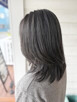 ヘアーサロン アージェ(Hair Salon Ange)&nbsp;グレージュで透け感ある重めレイヤースタイル