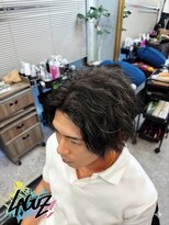 ラグズ 茅ヶ崎(LAGUZ) 波打ちツイストスパイラル × センターパートマッシュ