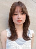 くびれミディアム/レイヤー/顔周り/小顔/ベージュ/20代30代