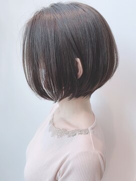 ステア ケース(stair case) センターパートショートボブ ハンサムショート