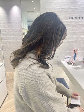 ステア ケース(stair case) シックにダークトーンハイライト太めロングレイヤーフェミニン