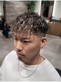 スキンフェード×ツイスパ×ホワイトメッシュ