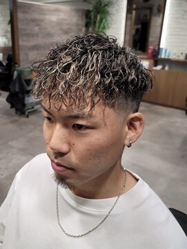 ロワジール 松戸店(Loisirs) スキンフェード×ツイスパ×ホワイトメッシュ