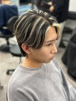 ハイライトセンターパートメッシュダブルカラーツーブロック