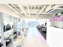 ルージュシー 堀江(RU10C)の雰囲気（おしゃれで自然光が心地よい明るい店内です♪10階からの眺めも◎）