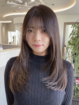 ビビバイベル(BiVi by BHEL) 桑名ロングレイヤーカットハッシュカット透明感カラー重めロング