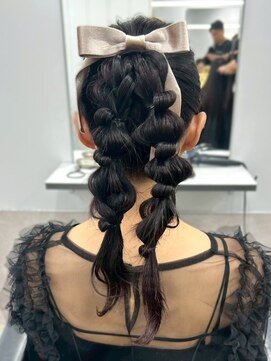 ジゼル 梅田(GiseL) 編みおろし ツインテール リボン 結婚式 同窓会 二次会 お呼ばれ