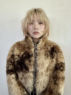 ヒビヲ 天神警固(HIBIO) レイヤーカットケアブリーチダブルカラーミルクティーベージュ