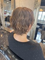 ノイズヘアー(NOISEHAIR) ハイトーンくびれショート