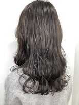 ネイヴィル(navile)&nbsp;ナチュラルグレージュ×波巻きヘア