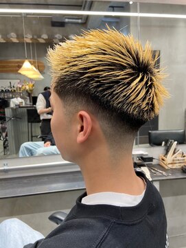 エフエム 明大前(FM) バーバー フェードカット/ツーブロック/刈り上げ/アップバング