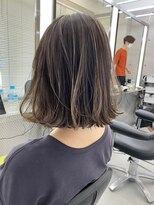 イキ 表参道(iki omotesando)&nbsp;モード/無造作ウェーブ/大人ガーリー[表参道駅]