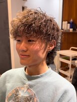 トンネルヘアー(Tunnel hair)&nbsp;波巻きマッシュウルフ